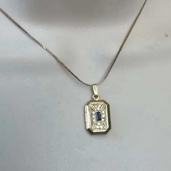 SOLD! Vintage Gold Sapphire & Diamond Filigree Locket Pendant - Picture 3 of 7